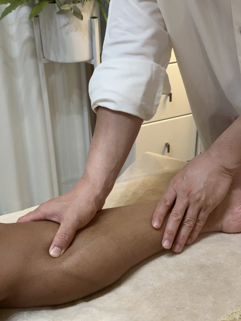 アロマオイルマッサージ